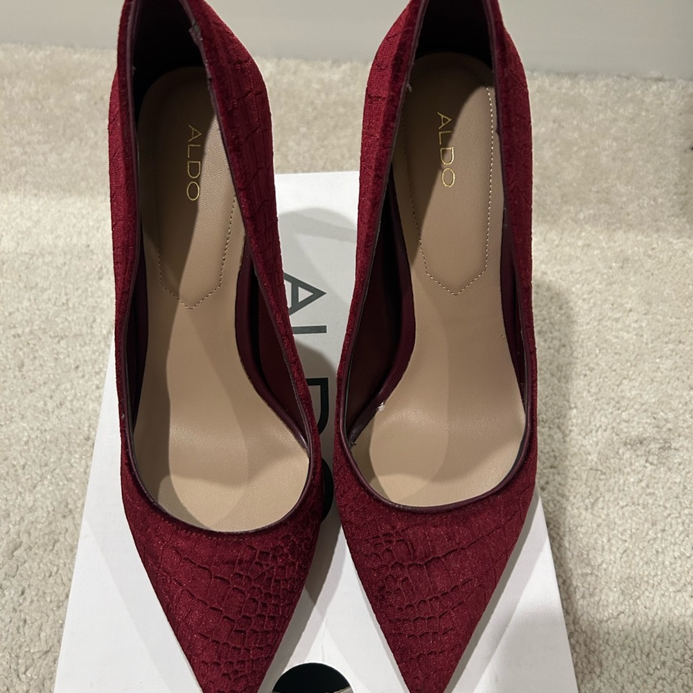 Aldo Stessy stiletto pump size 9 heel 3.75”
